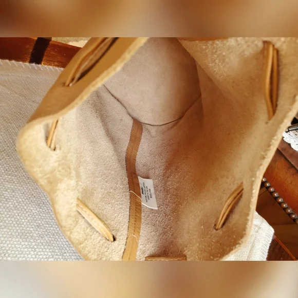 BAGGU Tan Crossbody Bag - Picture 5 of 7